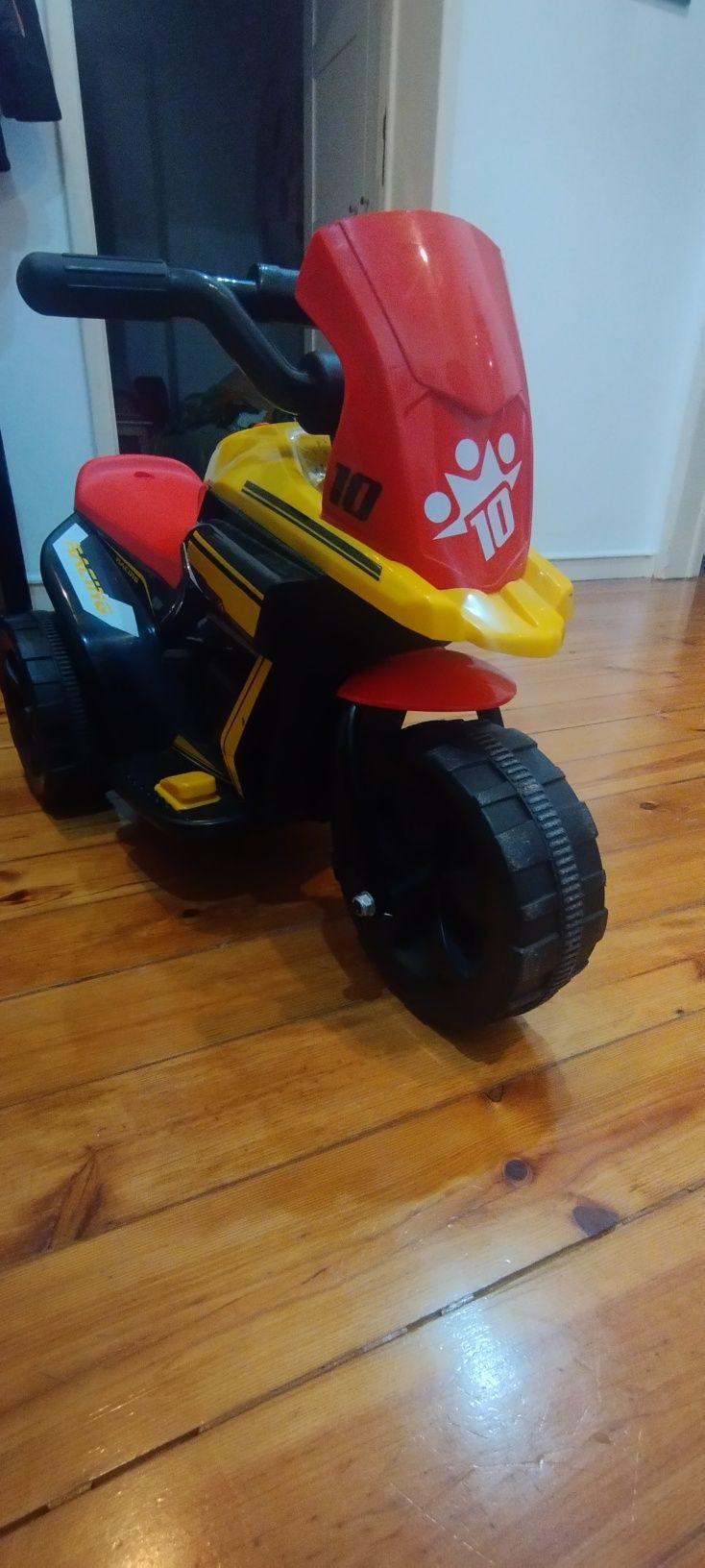 Mota elétrica de criança