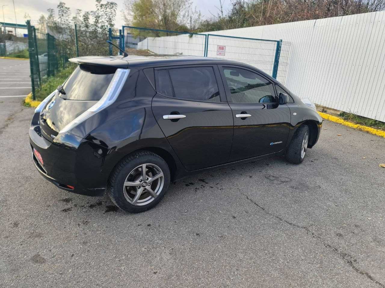 NISSAN Leaf електрокар