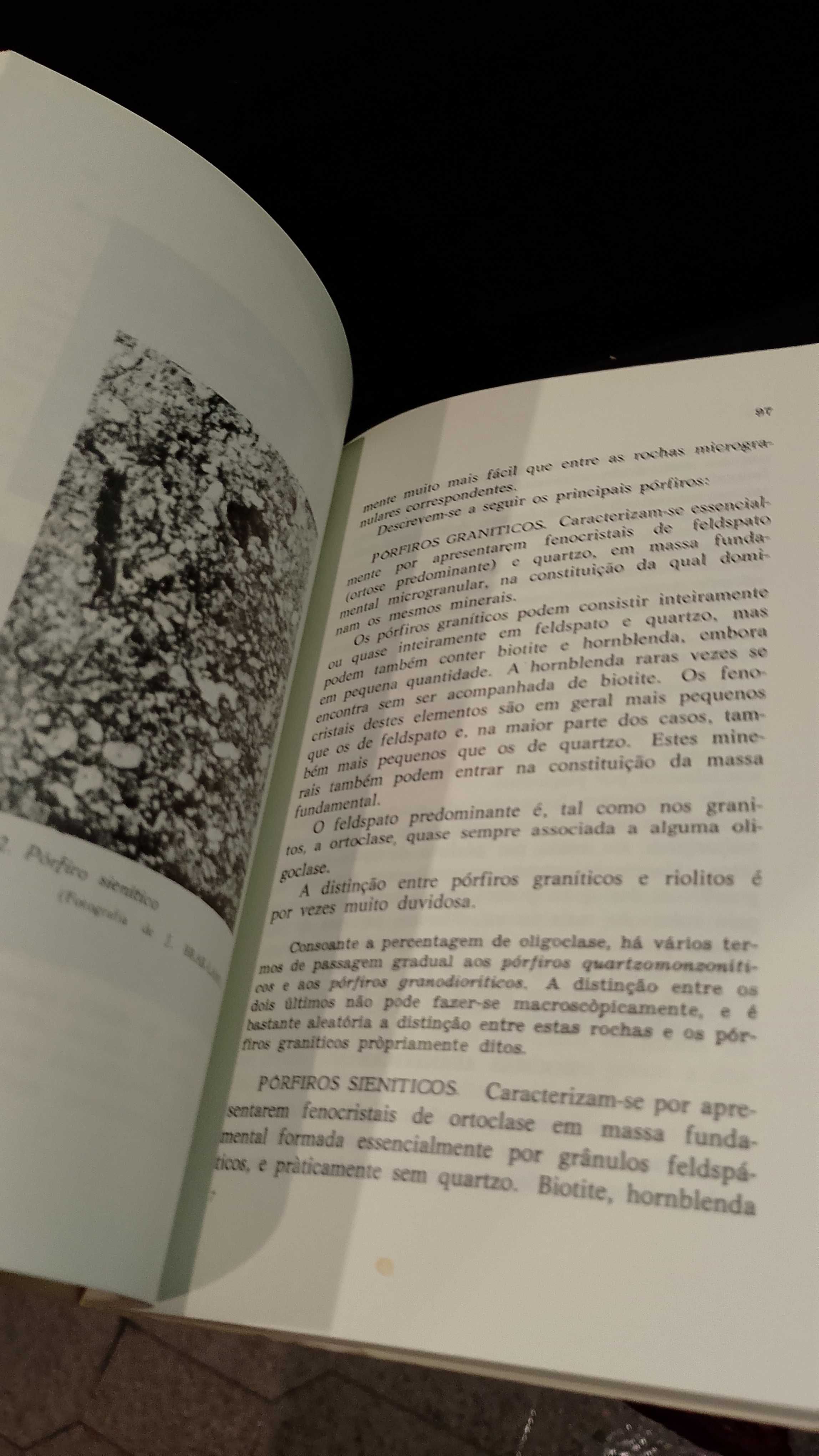 Estudo e Classificação das Rochas por Exame Macroscópico
