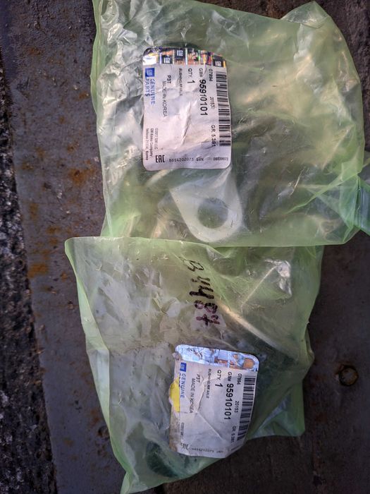 Сайлентблоки GM, 95910101