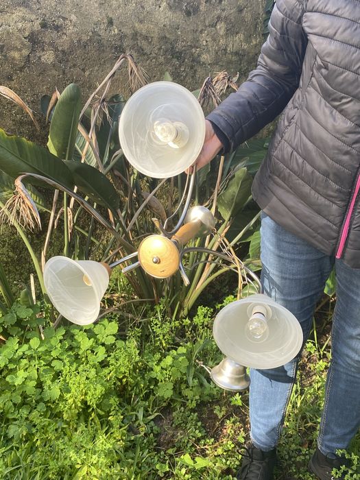 Dois Candeeiros (Um de cinco e outro de três copos) Em Metal e Madeira