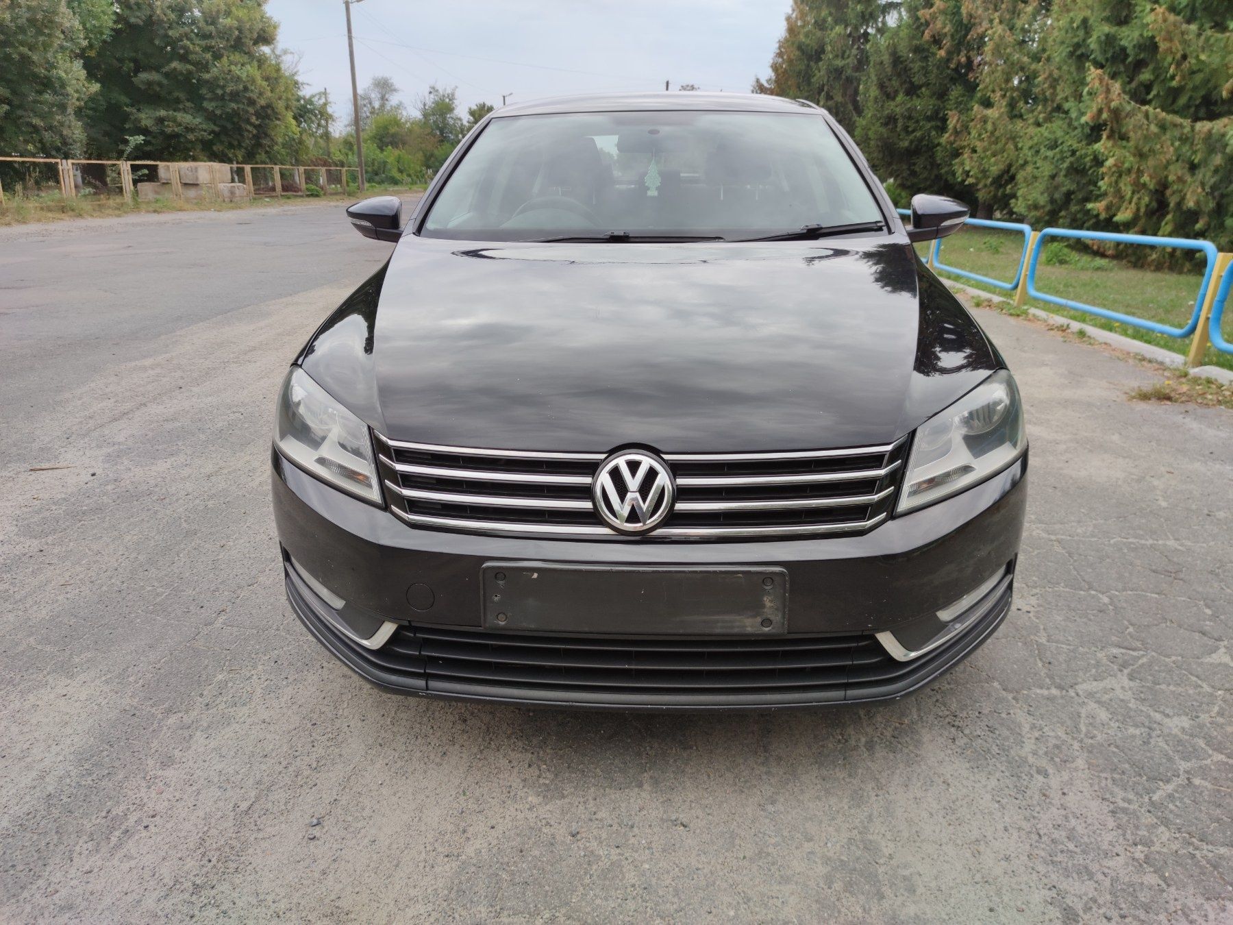 Разборка Passat b7 1.6 TDI бампер капот двери фары фонарь салон LC9X