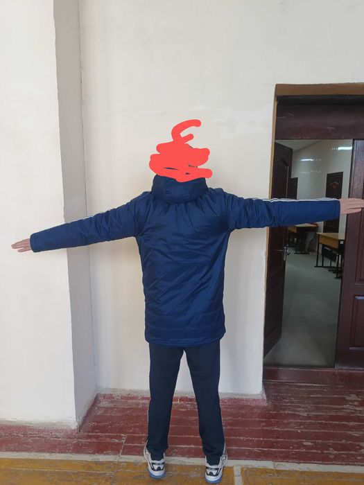 Все сезонна куртка Адідас