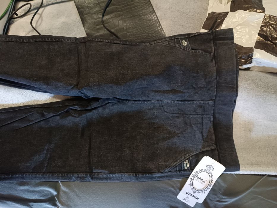 Продам джинсы джегинсы новые 27 р