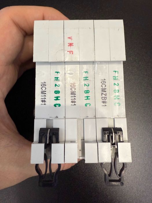 Автоматичний вимикач 3п 16A PL6-C16/3 6kA EATON (Вживаний 3 дні)