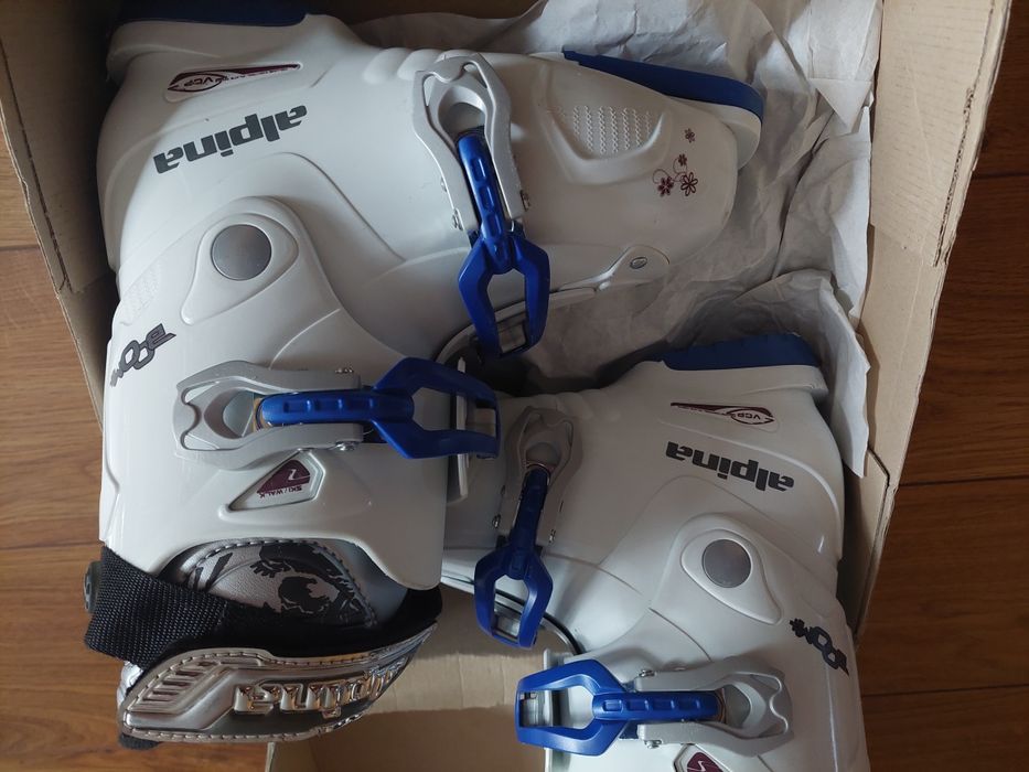 Narty Nordica buty i  kask Alpina