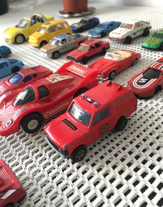 Carros de brincar antigos