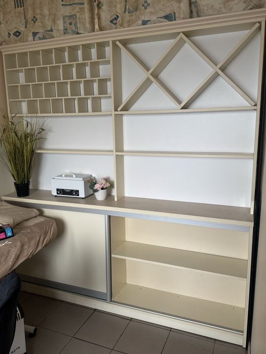 Шафа - стелаж / лабораторія для салону краси