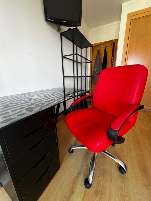 Móveis escritório pouco usados