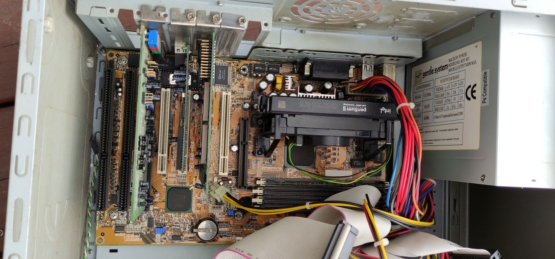 Pentium II 266  MMX  + Tekram P6L40-A4