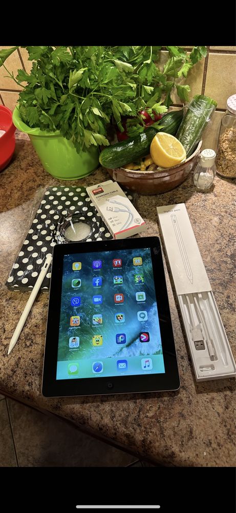Tablet iPad Apple + nowy rysik + nowe etui - cały zestaw