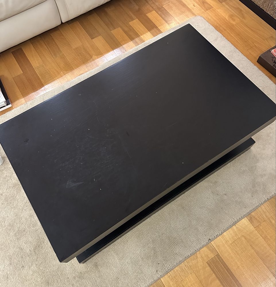 Mesa de centro em madeira preta