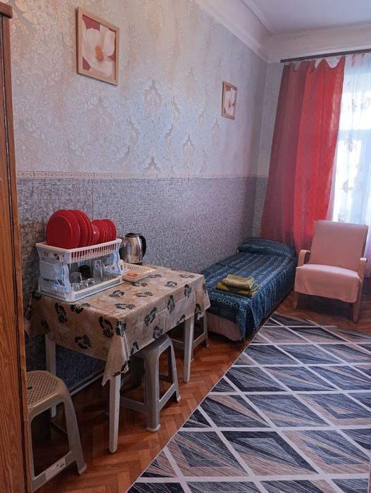 Жд .вогзал , Привоз , свет не отключают,от собственника Двухкомнатная