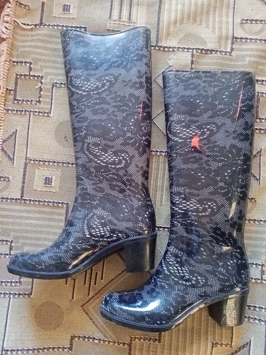 Сапоги женские резиновые новые