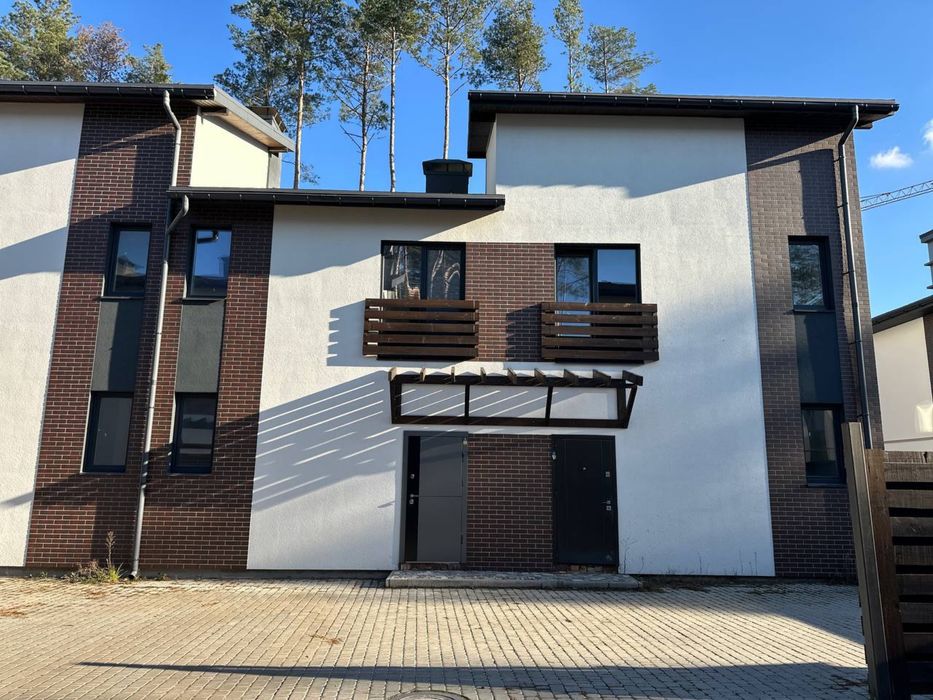 Крутий таунхаус в котеджному містечку. Чистове оздоблення.