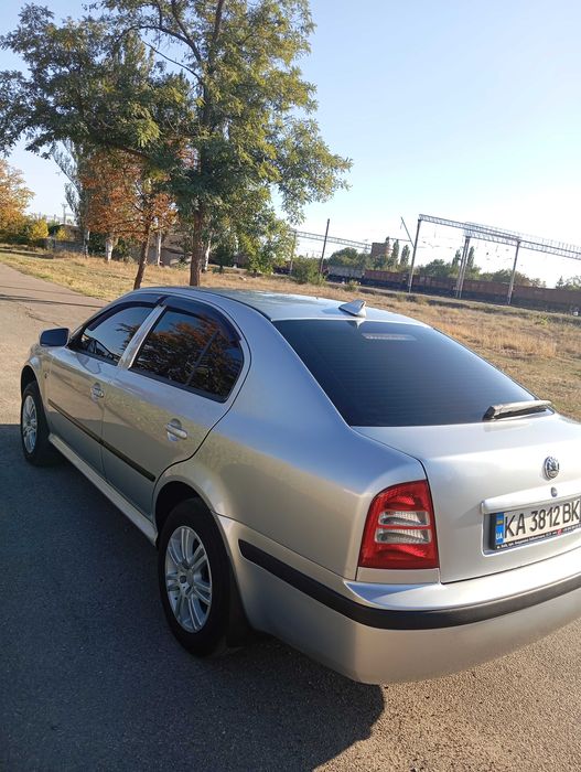 Продам шкода тур 2008 1.6