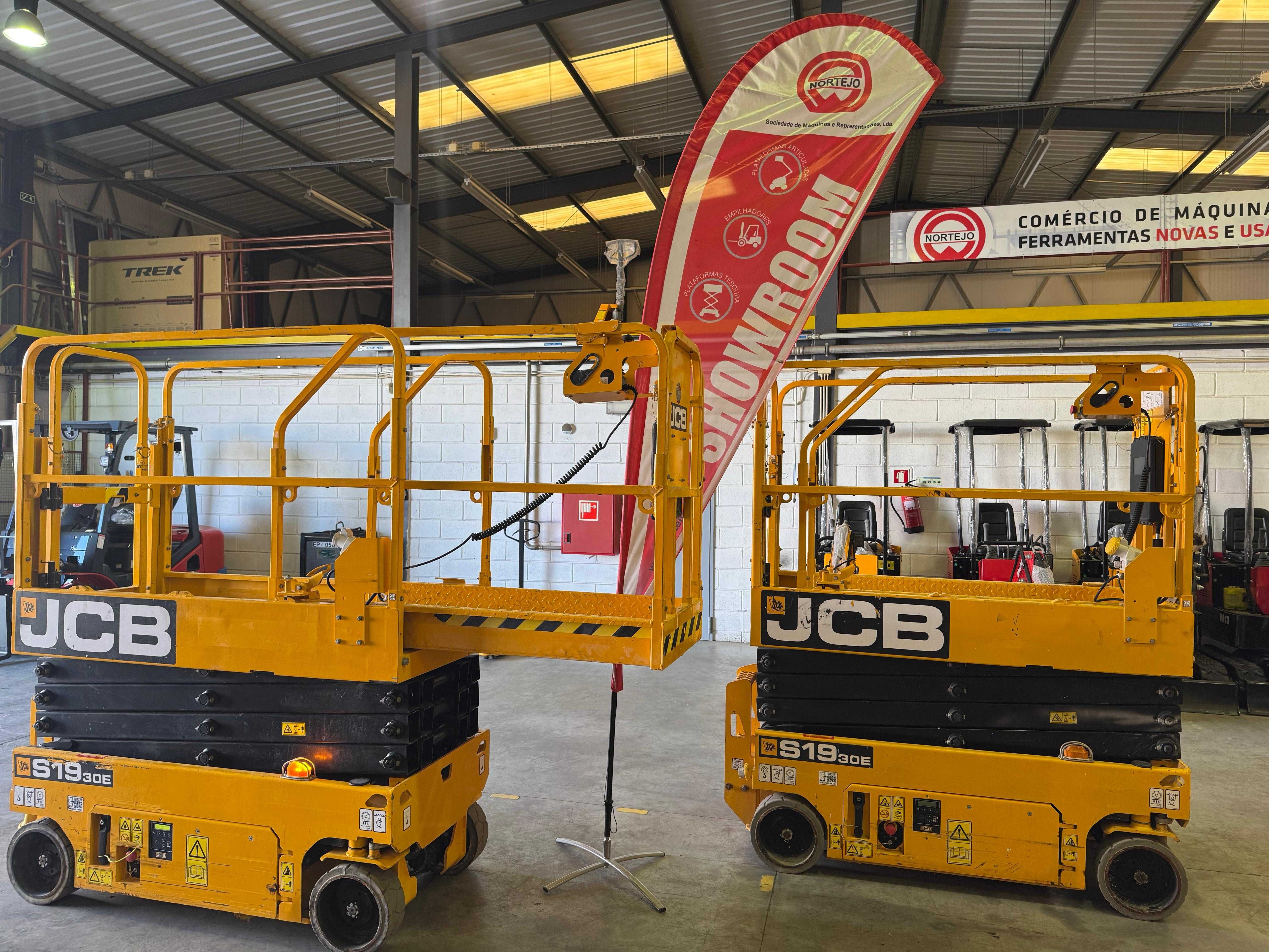 Plataforma Elevatória JCB S1930E (Usada) 8mt