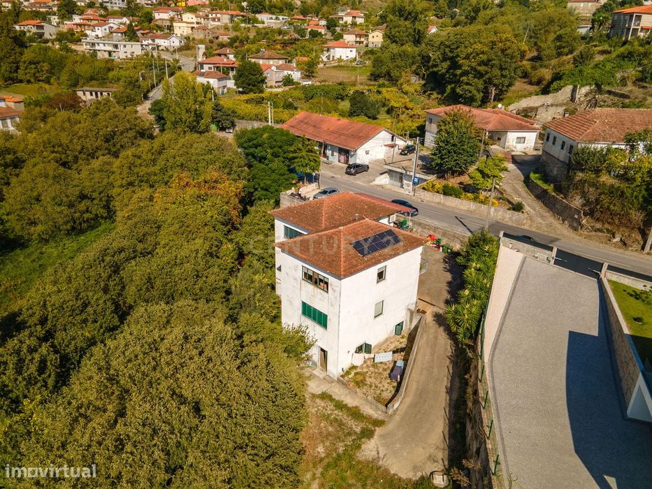 Prédio habitacional para investimento em Vila Caiz, Amarante