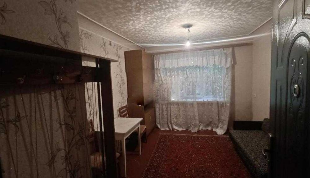 Продам гостинку метро Армейская 2 минуты