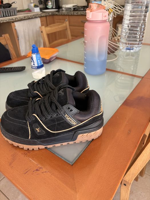 Luis vuitton preto ,novo pouco tempo de uso