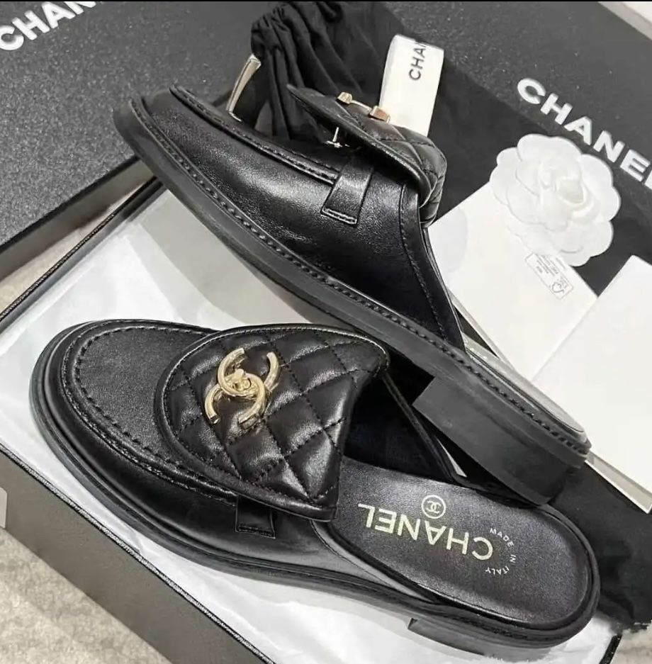 Мюлі тапки  Chanel шкіра шльопанци