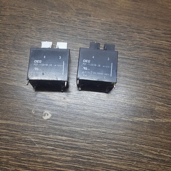 Реле PCF-112D1M-2B блока управління пральної машини.