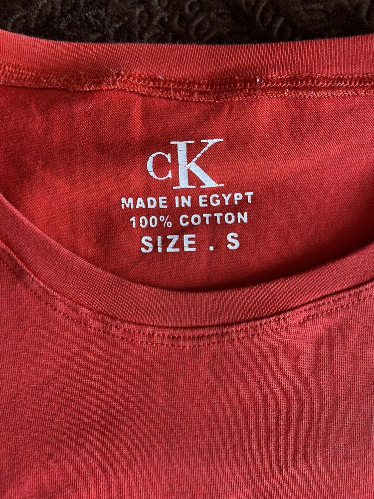 Продам футболку Calvin Klein