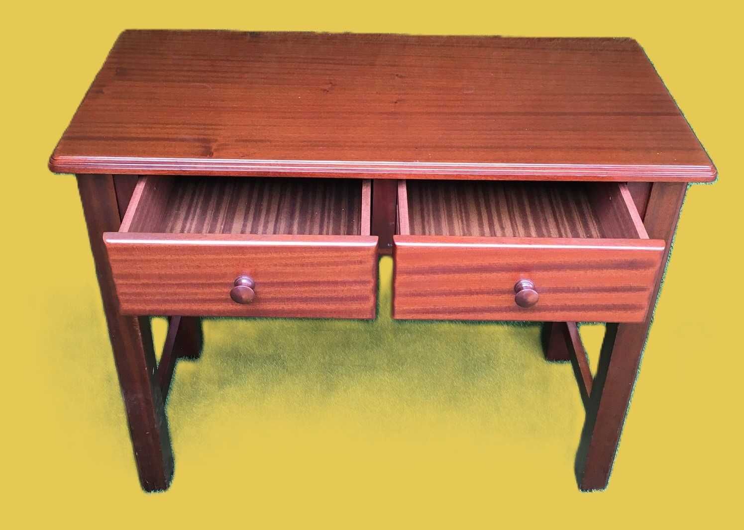 Mesa de encostar como nova