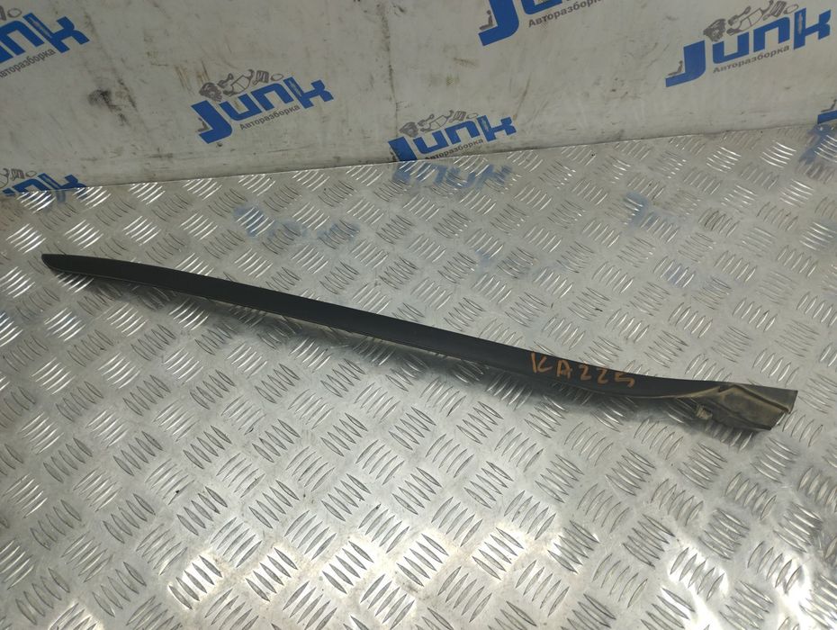 Накладка лобового стекла правая 51317475980 для BMW 2-серия F44 2020-2