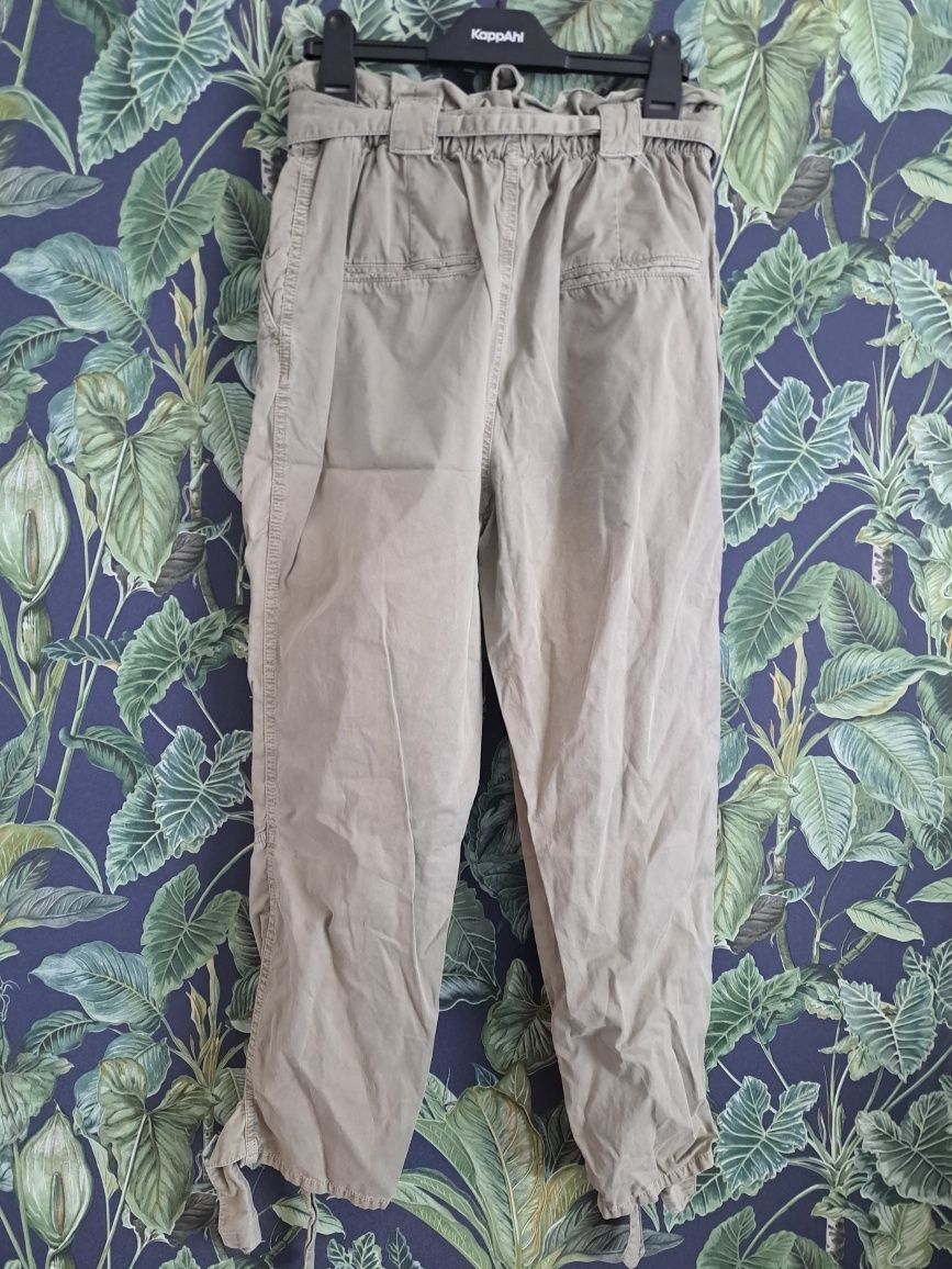 Pistacjowe spodnie baggy slouchy cargo