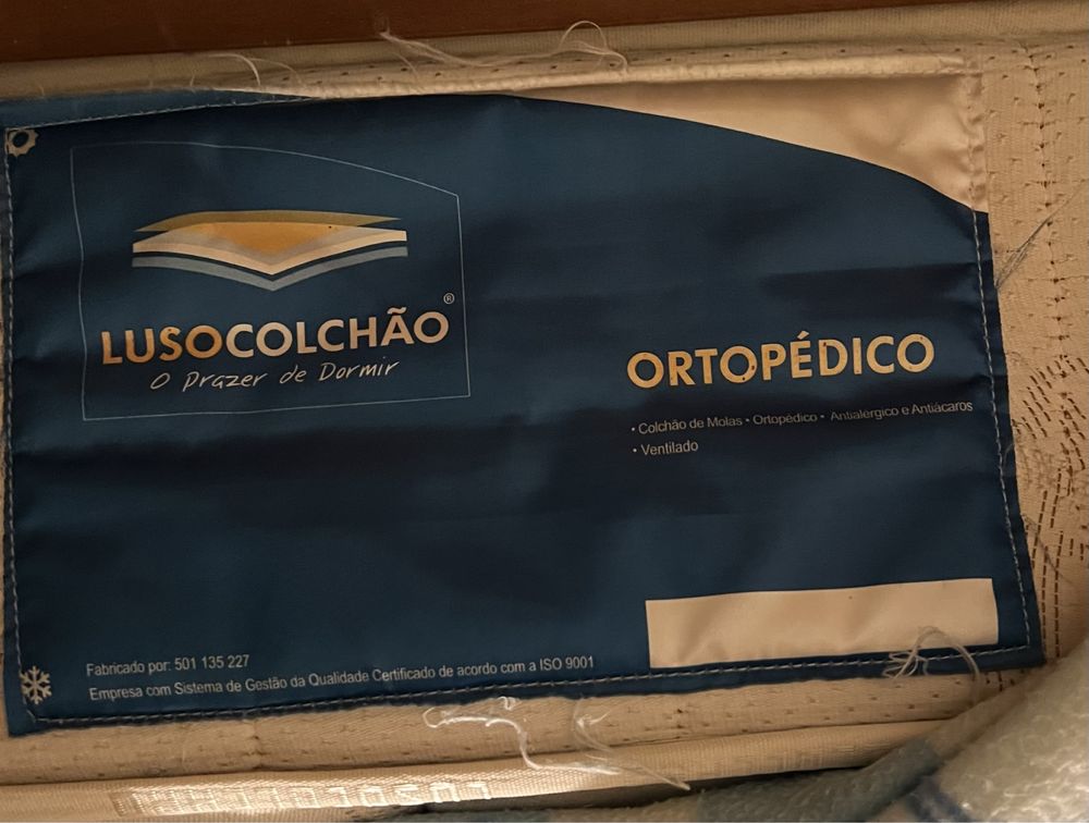 Vendo 1 cama de solteiro + colchão