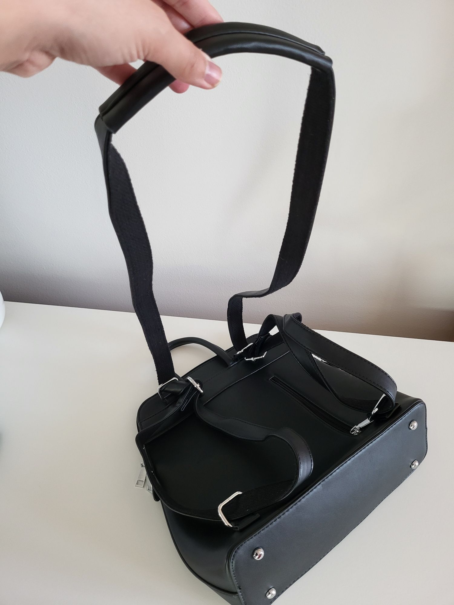 Mochila/ Mala tiracolo Preta