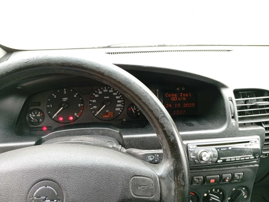 Opel Zafira 1.9 gasóleo ano 99