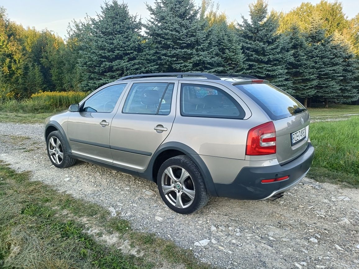 Skoda Octavia SCOUT 4x4 2.0 FSI 150KM
