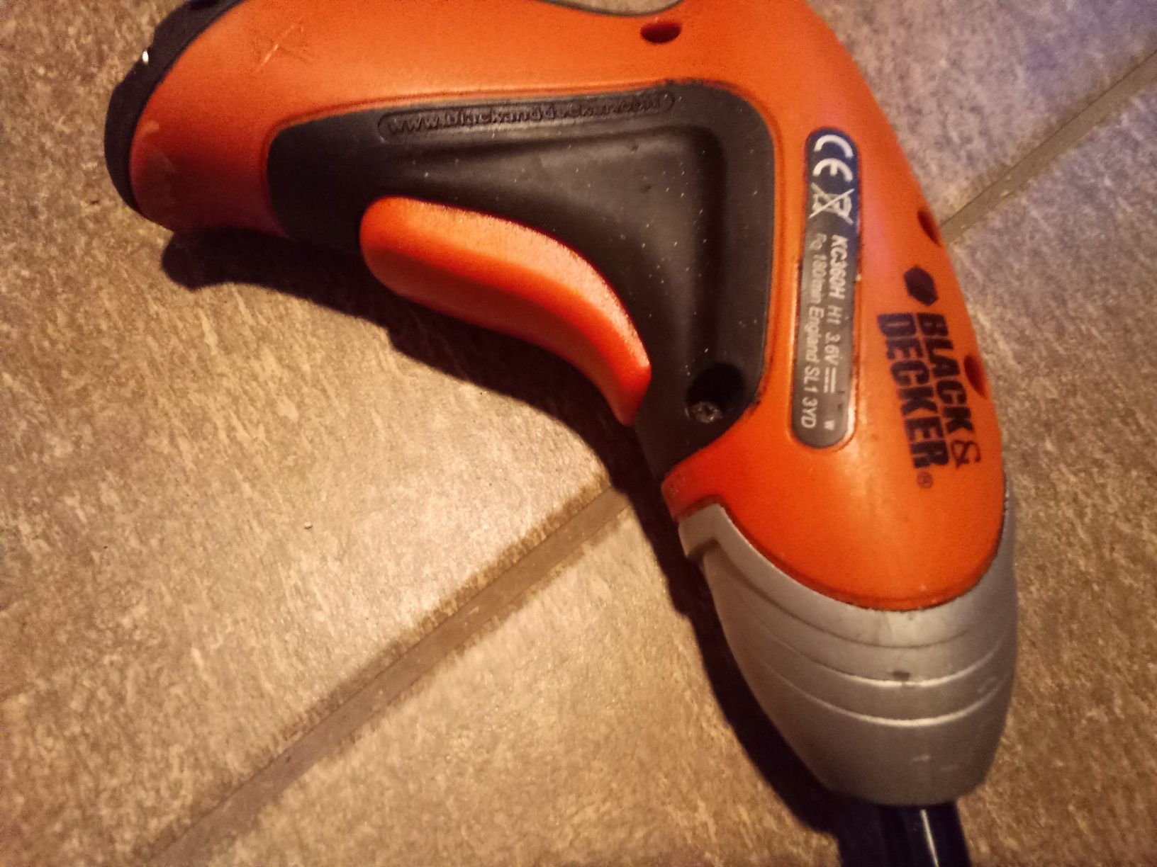 Mała wkrętarka Black Decker KC360H