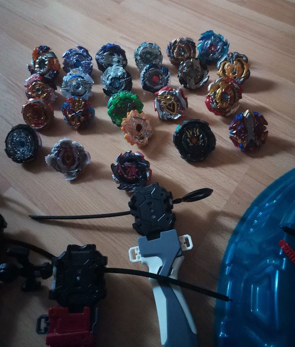 Бейблейди. Ціна за один. Лише комплектом-!