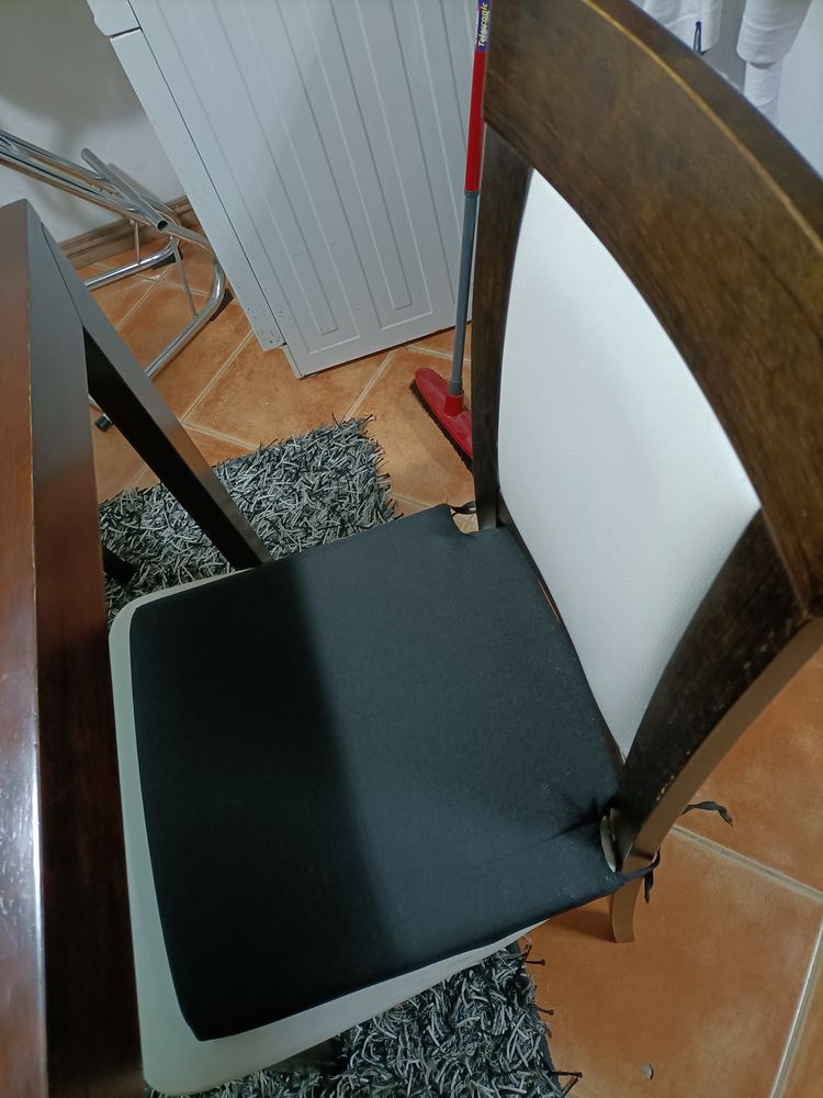 Mesa extensil + 4 cadeiras