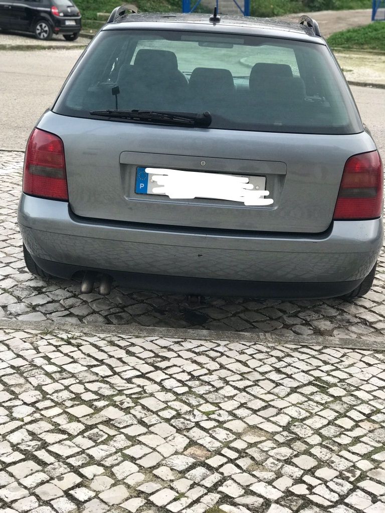 VENDE SE  " Audi - A4- B5 1.9 diesel "