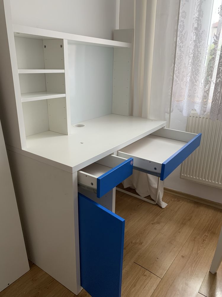 Biurko szkolne IKEA z tablicą magnetyczną