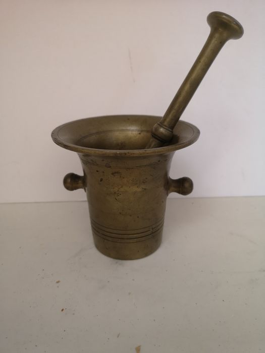 Mosiężny moździerz