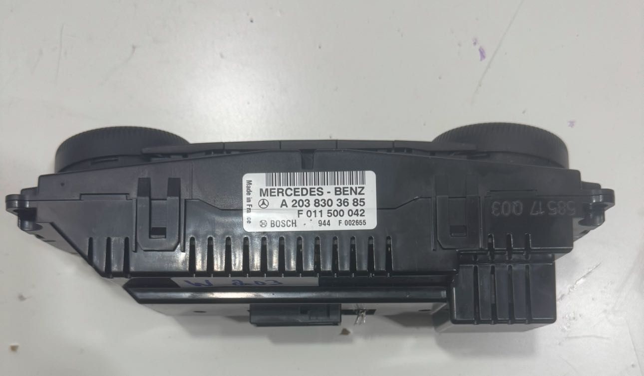 Comando climatizador MB C Class W203