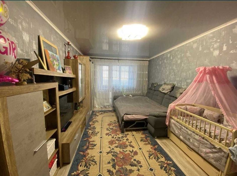 Продам трехкомнатную квартиру в Корабельном районе (р-н 48 школы)