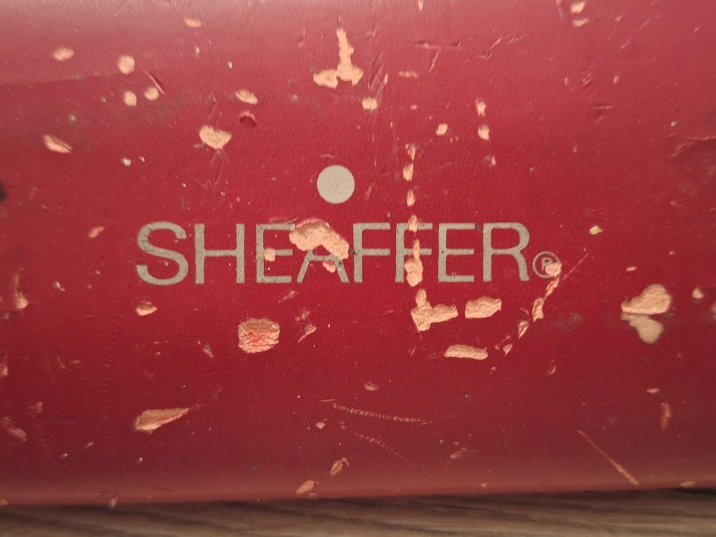 Pióra  wieczne firmy  Sheaffer i Parker.