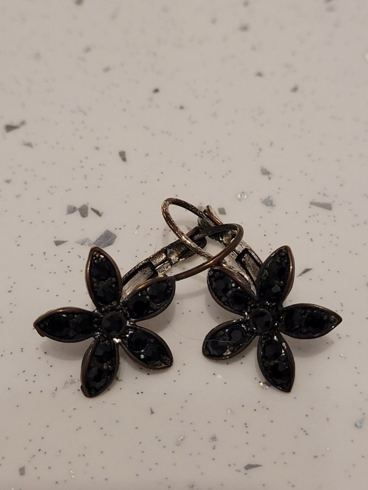 Kolczyki kwiaty czarne z Orsay