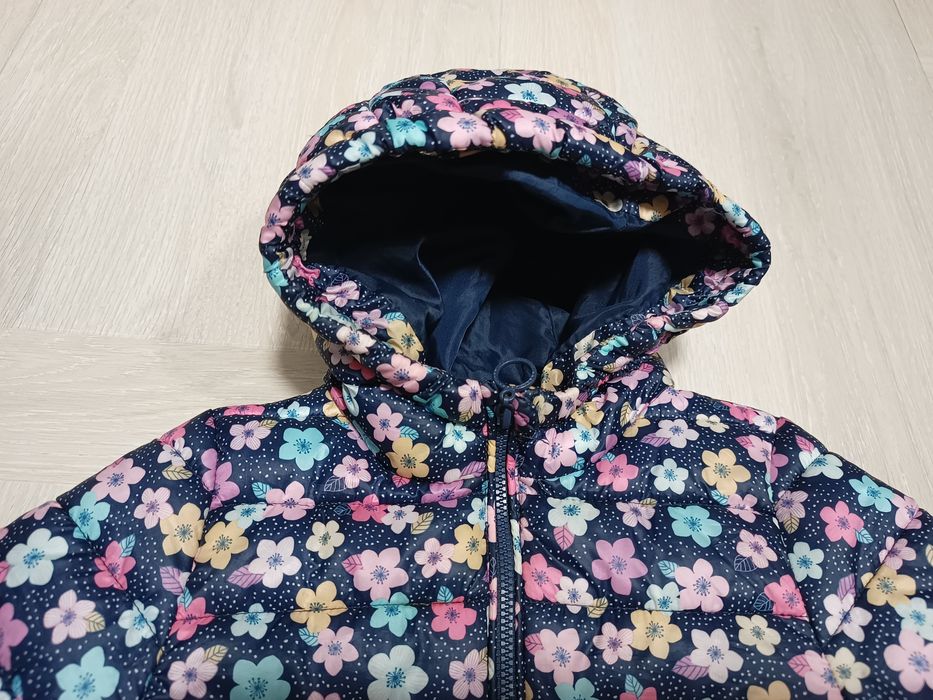 Дитяча куртка на дівчинку