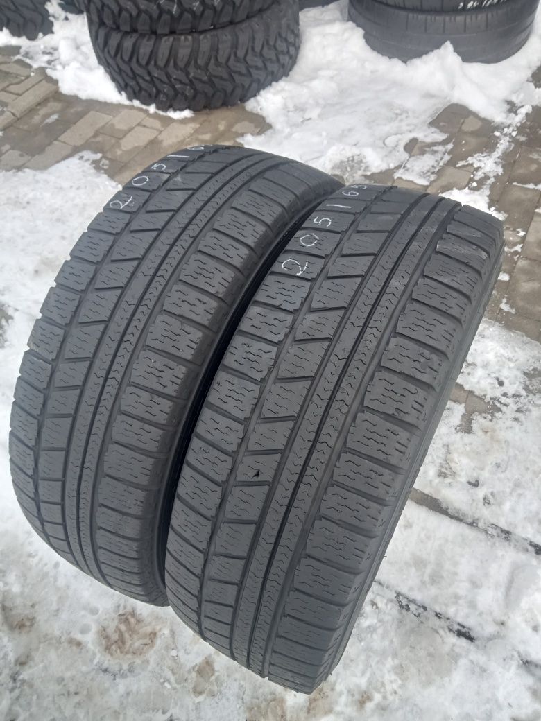 2x Opony Używane Całoroczne 205/65R16C Nokian