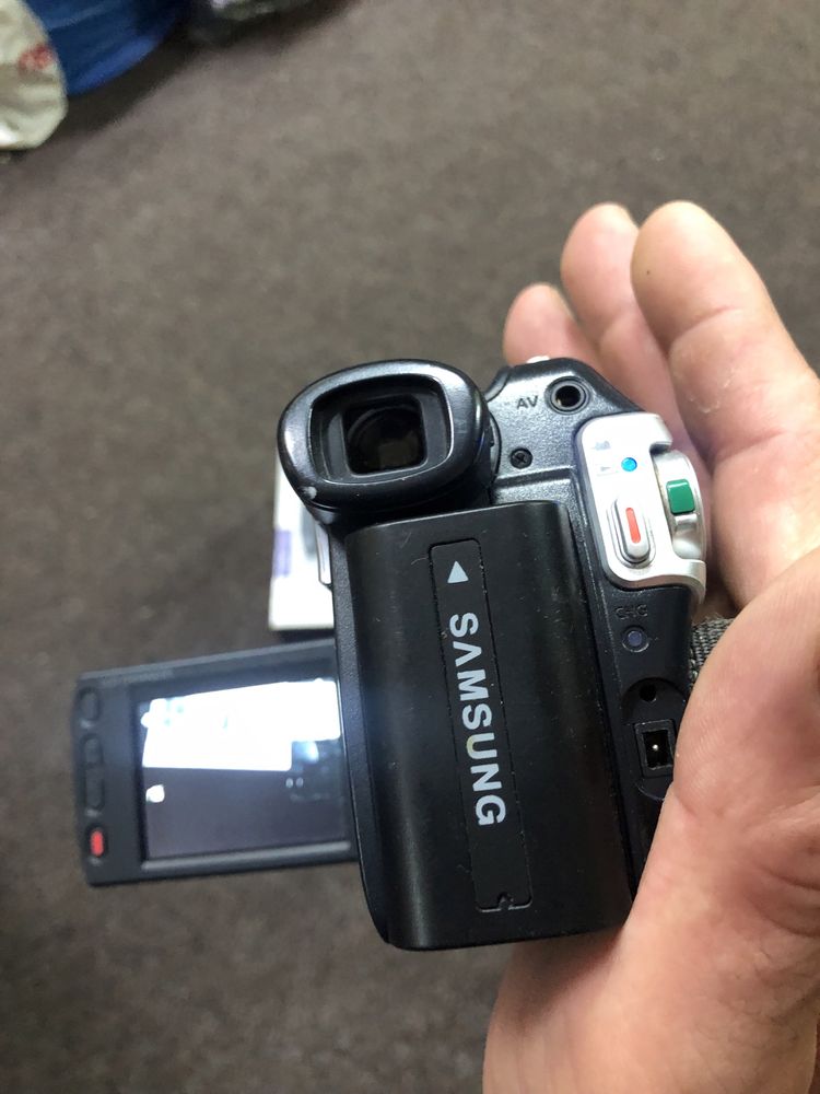 Видеокамера Samsung VP-DC173