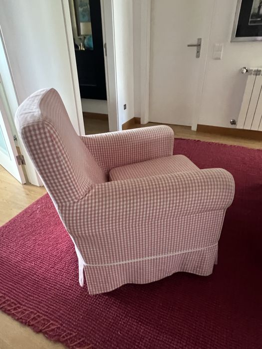 Poltrona Rosa Ikea como nova.
