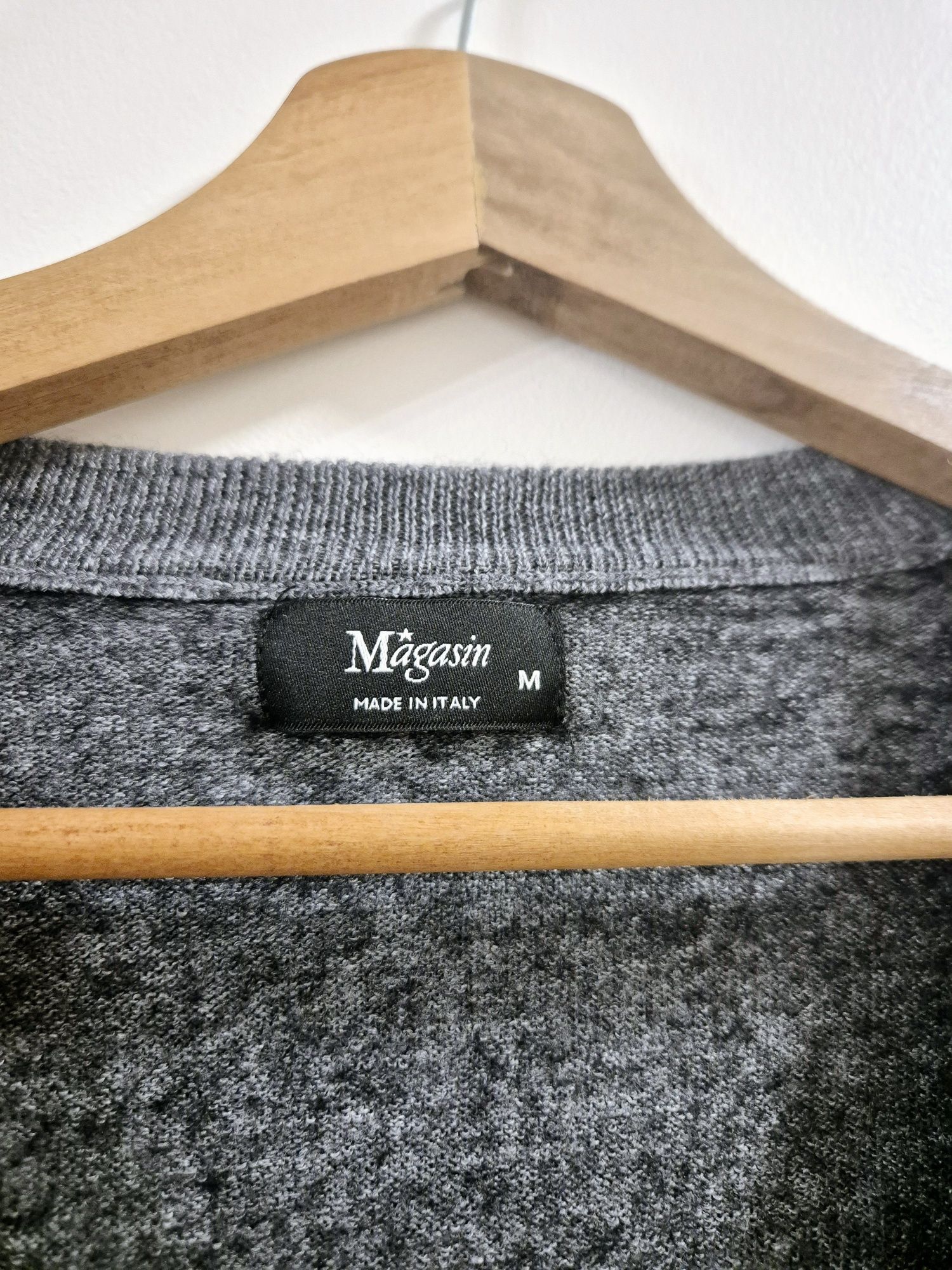 Szary kardigan basic dekolt V 50% wełna merino wool Magasin M wiosna