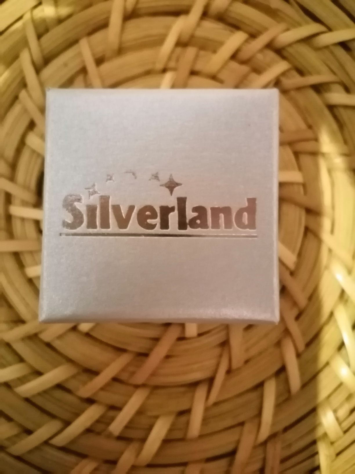 Sprzedam srebrne kolczyki Silverland